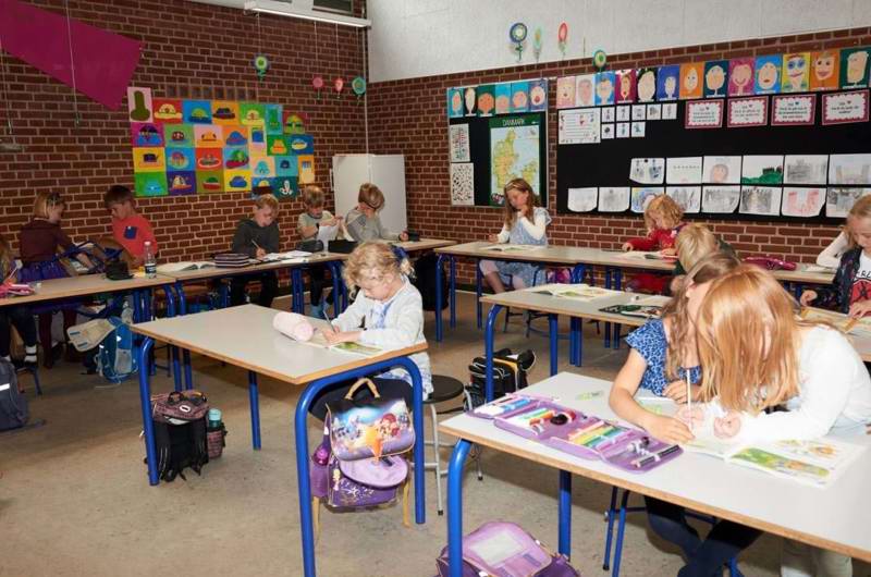 Indskolingsbørn i klasseværelse