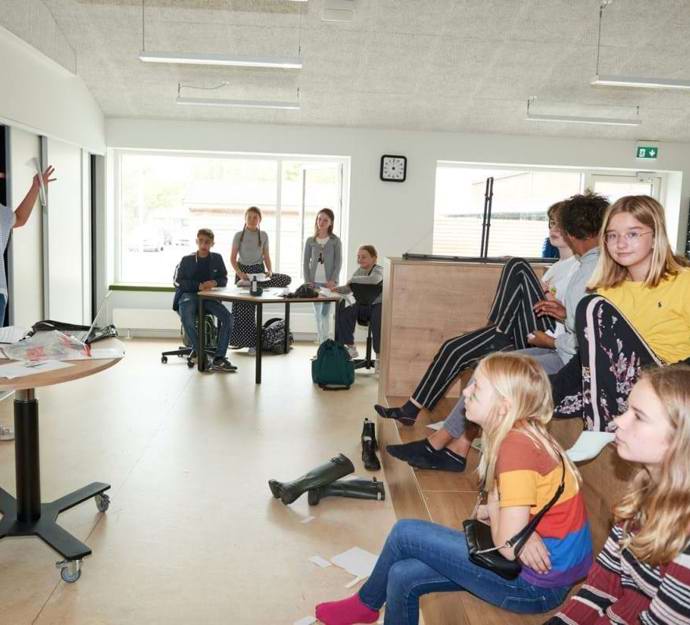 Børn i et klasselokale på Mårslet Skole