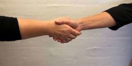To giver hånd